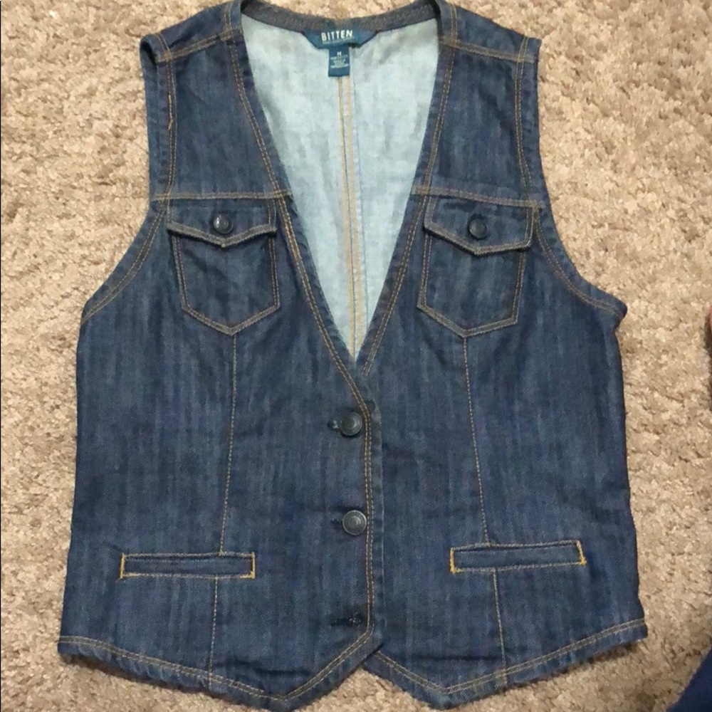 Bitten Sarah Jessica Parker vest